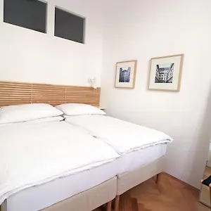  Apartment Center Apt In Best Area Near Park & Danube 20'to Airport Österreich