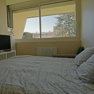 https://appartement-esprit-loft-coeur-monplaisir.hotels-rhonealpes.com